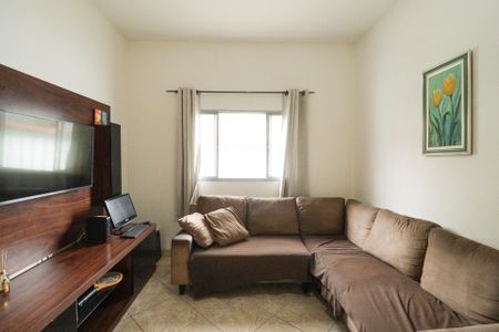 Casa à venda com 100m², 3 quartos e 2 vagas Casa à venda com 100m², 3 quartos e 2 vagasSala