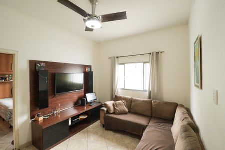 Casa à venda com 100m², 3 quartos e 2 vagas Casa à venda com 100m², 3 quartos e 2 vagasSala