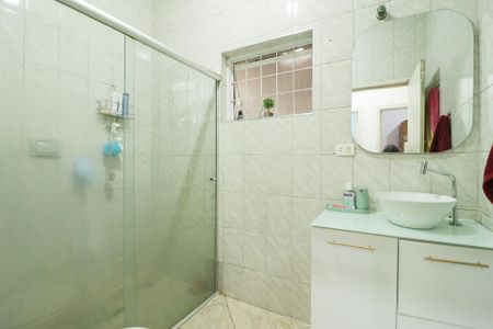 Casa à venda com 100m², 3 quartos e 2 vagas Casa à venda com 100m², 3 quartos e 2 vagasBanheiro