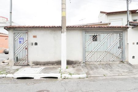 Casa à venda com 100m², 3 quartos e 2 vagas Casa à venda com 100m², 3 quartos e 2 vagasFachada e placa