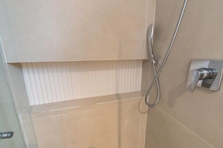 Apartamento à venda com 75m², 2 quartos e 2 vagasBanheiro da suíte 