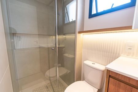 Apartamento à venda com 75m², 2 quartos e 2 vagasBanheiro da suíte 