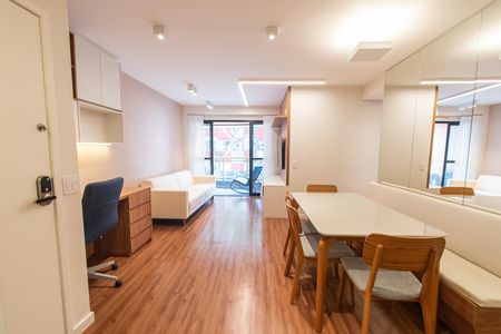 Apartamento à venda com 75m², 2 quartos e 2 vagasSala