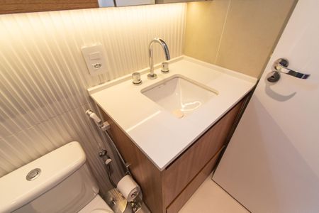 Apartamento à venda com 75m², 2 quartos e 2 vagasBanheiro da suíte 