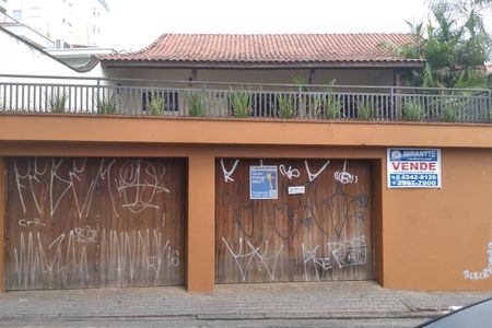 Casa à venda com 336m², 4 quartos e 3 vagasFachada