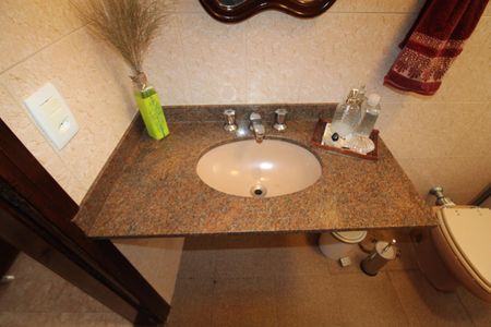 Casa à venda com 336m², 4 quartos e 3 vagasBanheiro 3