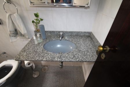 Casa à venda com 336m², 4 quartos e 3 vagasBanheiro 2