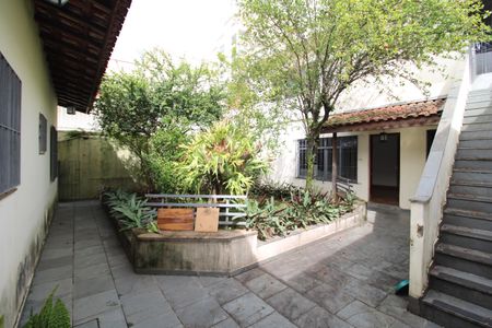 Casa à venda com 336m², 4 quartos e 3 vagasQuintal