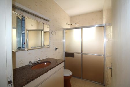 Casa à venda com 336m², 4 quartos e 3 vagasEdícula - Banheiro