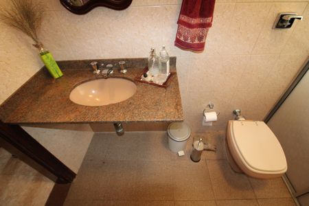 Casa à venda com 336m², 4 quartos e 3 vagasBanheiro 3