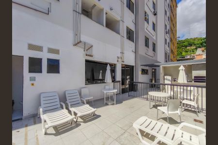 Apartamento para alugar com 50m², 2 quartos e 2 vagas Apartamento para alugar com 50m², 2 quartos e 2 vagasÁrea comum - Piscina