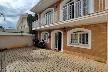 Casa à venda com 178m², 3 quartos e 2 vagasQuintal - Garagem