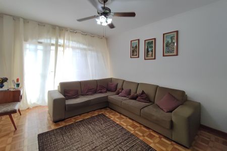 Casa à venda com 178m², 3 quartos e 2 vagasSala de TV