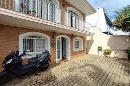 Casa à venda com 178m², 3 quartos e 2 vagasQuintal - Garagem