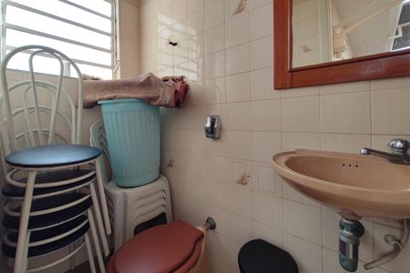 Casa à venda com 178m², 3 quartos e 2 vagasBanheiro de Serviço