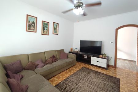 Casa à venda com 178m², 3 quartos e 2 vagasSala de TV