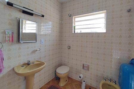 Casa à venda com 178m², 3 quartos e 2 vagasBanheiro Social