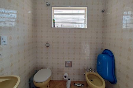 Casa à venda com 178m², 3 quartos e 2 vagasBanheiro Social