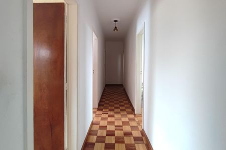 Casa à venda com 178m², 3 quartos e 2 vagasCorredor Quartos