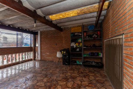 Casa à venda com 145m², 4 quartos e 2 vagas Casa à venda com 145m², 4 quartos e 2 vagasVaranda