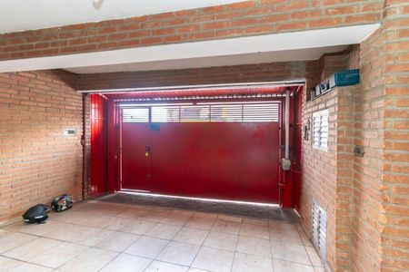Casa à venda com 145m², 4 quartos e 2 vagas Casa à venda com 145m², 4 quartos e 2 vagasGaragem