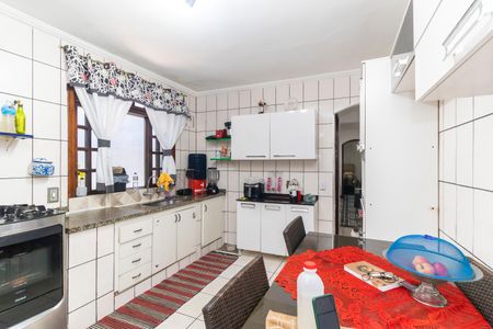 Casa à venda com 145m², 4 quartos e 2 vagas Casa à venda com 145m², 4 quartos e 2 vagasCozinha