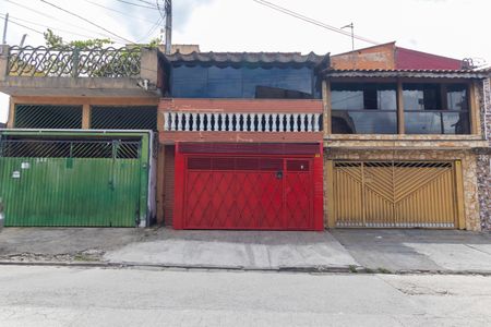 Casa à venda com 145m², 4 quartos e 2 vagas Casa à venda com 145m², 4 quartos e 2 vagasFachada