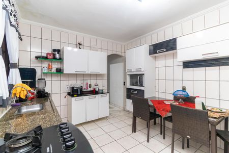 Casa à venda com 145m², 4 quartos e 2 vagas Casa à venda com 145m², 4 quartos e 2 vagasCozinha