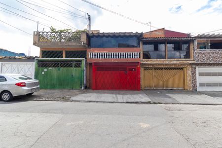 Casa à venda com 145m², 4 quartos e 2 vagas Casa à venda com 145m², 4 quartos e 2 vagasFachada