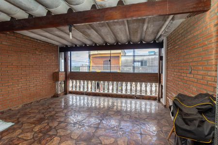 Casa à venda com 145m², 4 quartos e 2 vagas Casa à venda com 145m², 4 quartos e 2 vagasVaranda