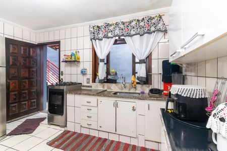 Casa à venda com 145m², 4 quartos e 2 vagas Casa à venda com 145m², 4 quartos e 2 vagasCozinha