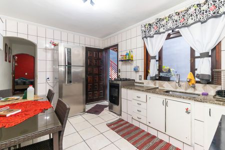 Casa à venda com 145m², 4 quartos e 2 vagas Casa à venda com 145m², 4 quartos e 2 vagasCozinha