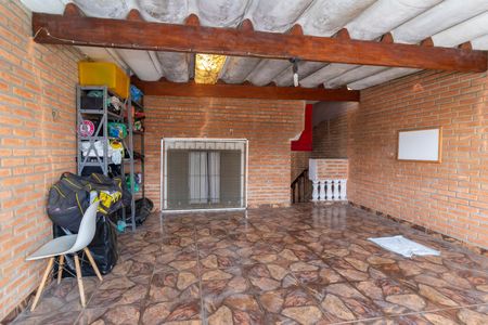 Casa à venda com 145m², 4 quartos e 2 vagas Casa à venda com 145m², 4 quartos e 2 vagasVaranda