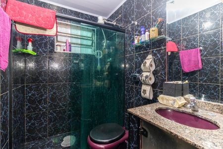 Casa à venda com 145m², 4 quartos e 2 vagas Casa à venda com 145m², 4 quartos e 2 vagasBanheiro Social