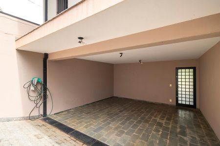 Casa à venda com 336m², 5 quartos e 4 vagasVagas de garagem