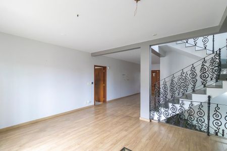 Casa à venda com 336m², 5 quartos e 4 vagasSala