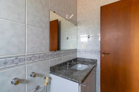 Casa à venda com 336m², 5 quartos e 4 vagasBanheiro da suíte 4