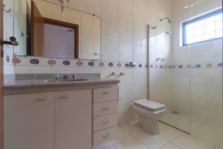 Casa à venda com 336m², 5 quartos e 4 vagasBanheiro da suíte 3