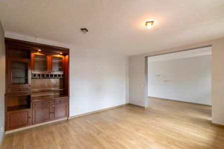 Casa à venda com 336m², 5 quartos e 4 vagasSala de estar