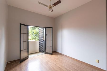 Casa à venda com 336m², 5 quartos e 4 vagasQuarto da suíte 2
