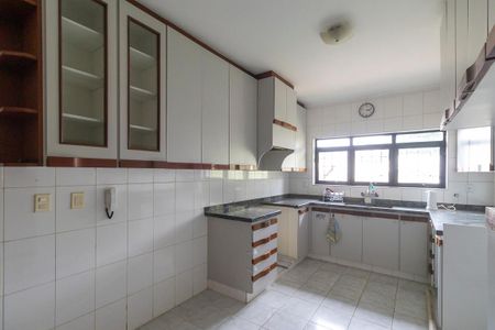 Casa à venda com 336m², 5 quartos e 4 vagasCozinha