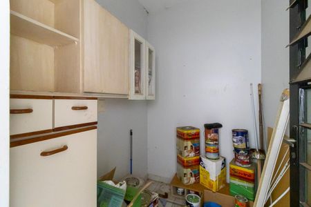 Casa à venda com 336m², 5 quartos e 4 vagasQuarto de apoio