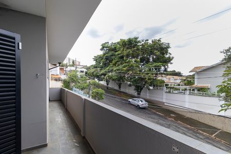 Casa à venda com 336m², 5 quartos e 4 vagasVaranda