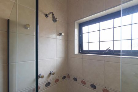 Casa à venda com 336m², 5 quartos e 4 vagasBanheiro da suíte 3