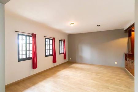 Casa à venda com 336m², 5 quartos e 4 vagasSala de estar