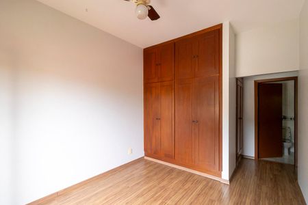 Casa à venda com 336m², 5 quartos e 4 vagasQuarto da suíte 2