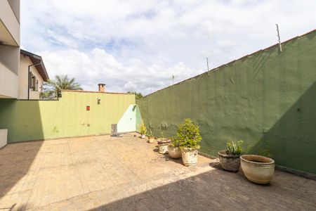 Casa à venda com 336m², 5 quartos e 4 vagasQuintal