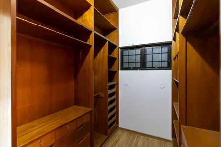 Casa à venda com 336m², 5 quartos e 4 vagasQuarto da suíte 1