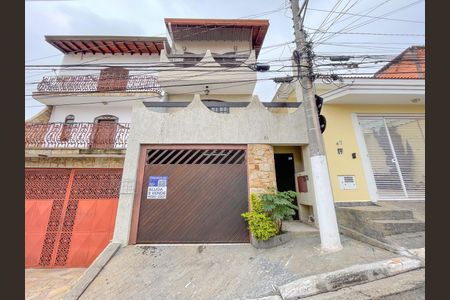 Casa à venda com 250m², 3 quartos e 3 vagasFachada
