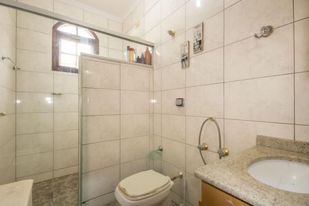 Casa à venda com 250m², 3 quartos e 3 vagasBanheiro da Suíte